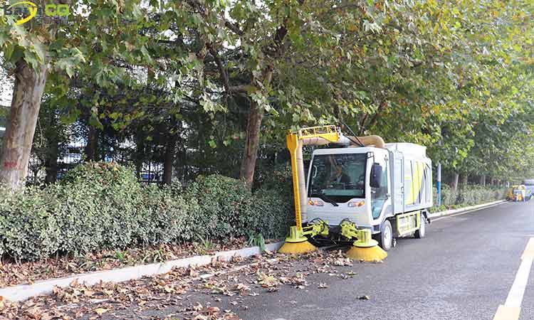 園林樹葉收集車