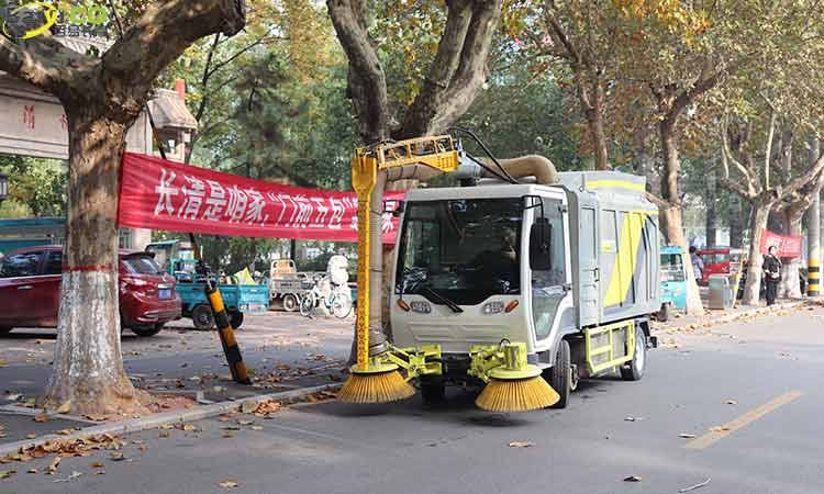 園林樹葉收集車