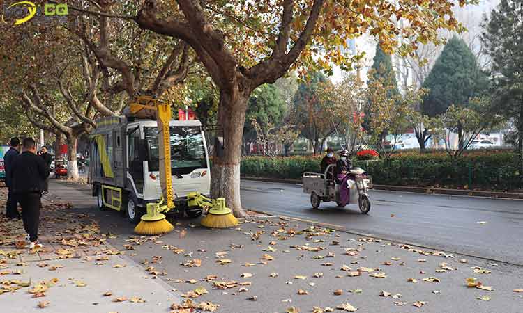 園林樹葉收集車