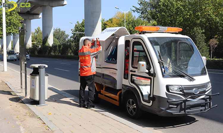 小型電動垃圾清運(yùn)車