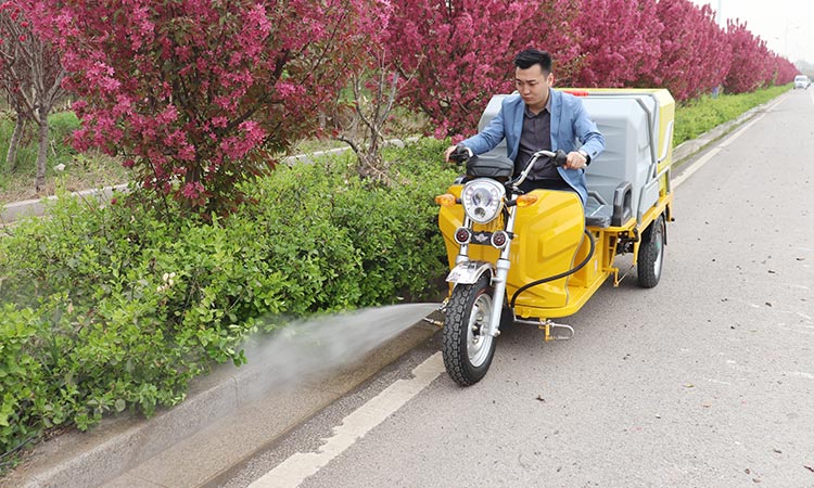 小型電動(dòng)三輪高壓清洗車