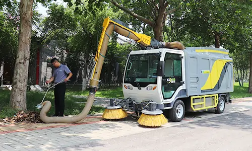 ?電動樹葉收集車秋季樹葉收集更方便