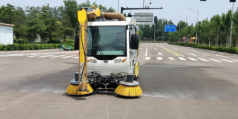 純電動(dòng)樹葉收集車