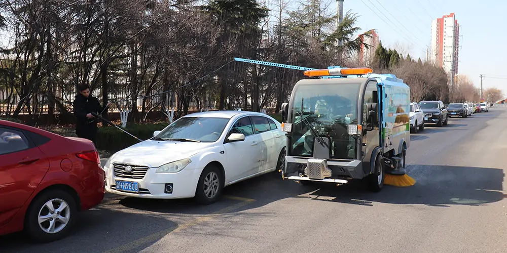 道路洗掃車_路面污漬清潔“專家”_電動洗掃車_環(huán)衛(wèi)洗掃車_小型洗掃車