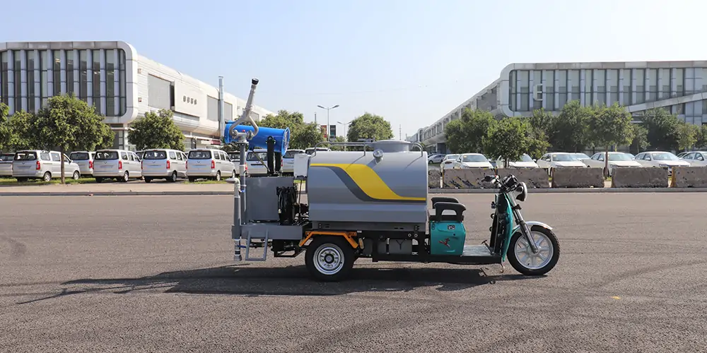 道路清洗灑水車_三輪車灑水車_灑水三輪車_小型電動灑水車