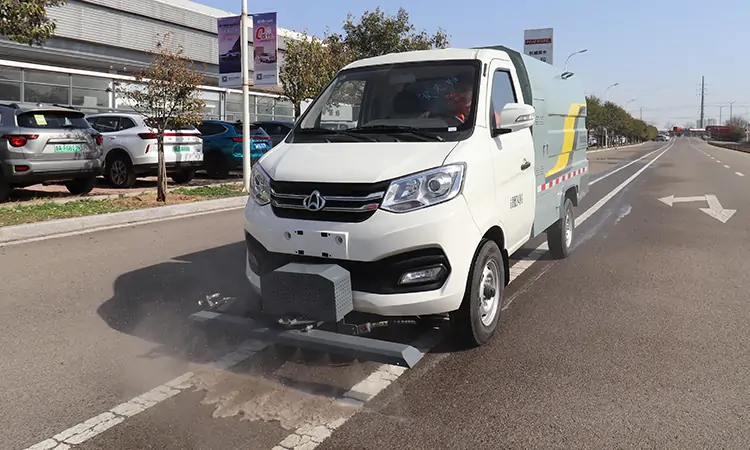 新能源道路養(yǎng)護車BY-C2700