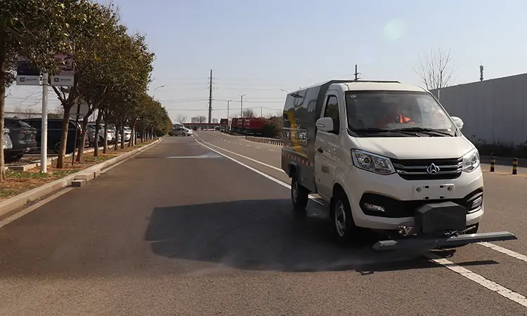 新能源道路養(yǎng)護車BY-C2700