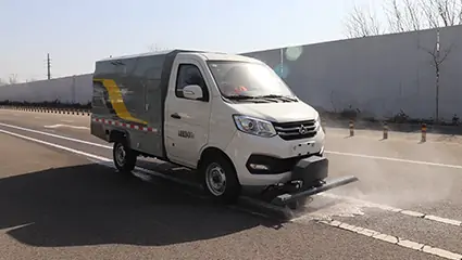 新能源道路養(yǎng)護車BY-C2700動力系統(tǒng)