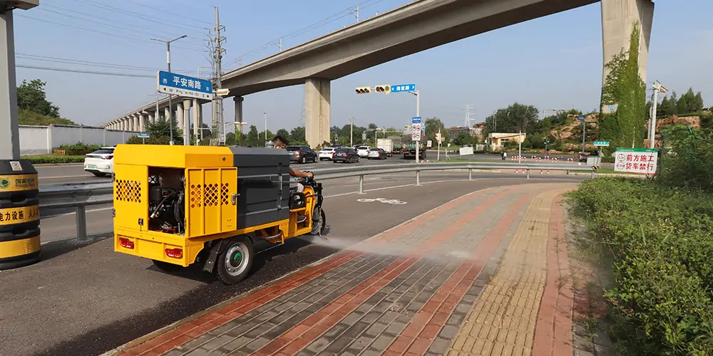 三輪高壓清洗車_小區(qū)高壓清洗車_物業(yè)小型高壓沖洗車_園區(qū)高壓清洗車