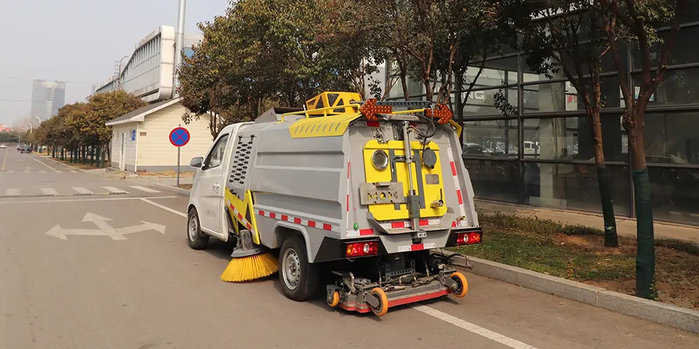 電動洗掃車 純電動洗掃車 小型電動洗掃車 電動小型洗掃車 小型電動環(huán)衛(wèi)洗掃車 小型電動洗掃一體車