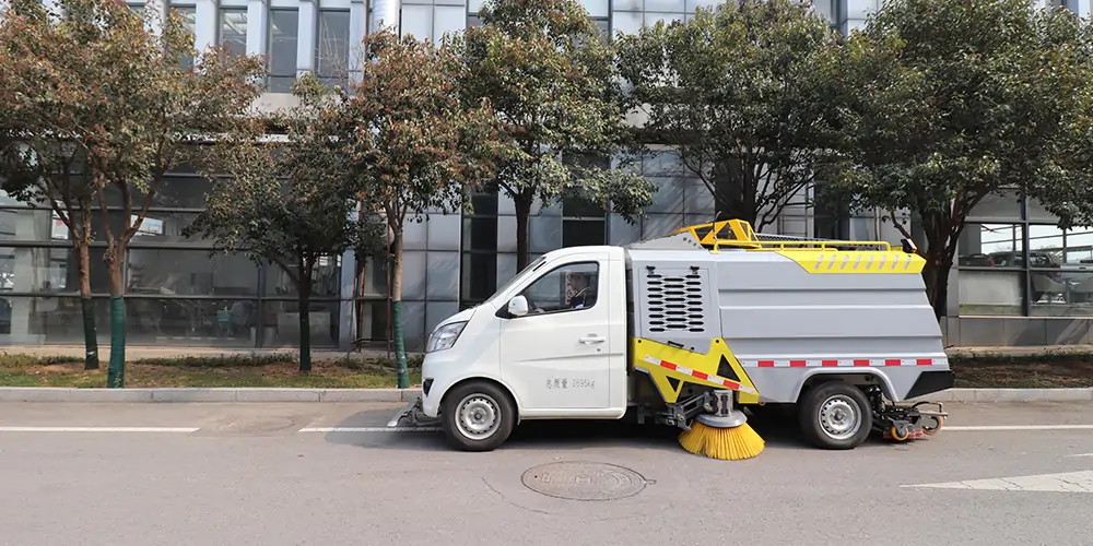 電動小型洗掃車 小型電動環(huán)衛(wèi)洗掃車 小型電動洗掃一體車 新型純電動洗掃車 全封閉電動洗掃一體車