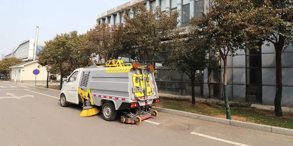 電動小型洗掃車 小型電動環(huán)衛(wèi)洗掃車 小型電動洗掃一體車 新型純電動洗掃車 全封閉電動洗掃一體車