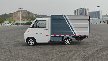 純電動密閉式桶裝垃圾車BY-LT1000