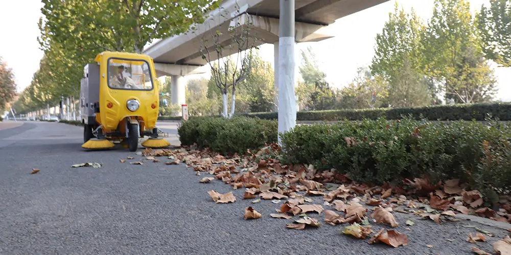 三輪車樹葉收集機 吸入式樹葉收集車 電動三輪車樹葉收集器 樹葉收集器車 三輪樹葉收集車 林場專用樹葉收集車