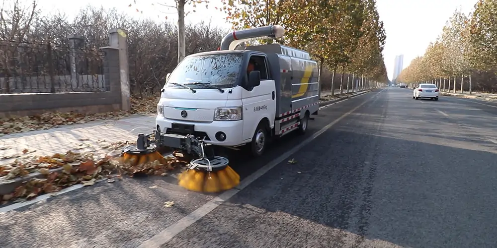 新能源樹(shù)葉收集車(chē) 新能源多功能樹(shù)葉收集車(chē) 新能源吸樹(shù)葉的機(jī)器 新能源新型樹(shù)葉收集車(chē)