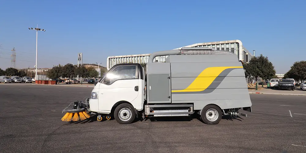 新能源樹(shù)葉收集車 新能源多功能樹(shù)葉收集車 新能源吸樹(shù)葉的機(jī)器 新能源新型樹(shù)葉收集車