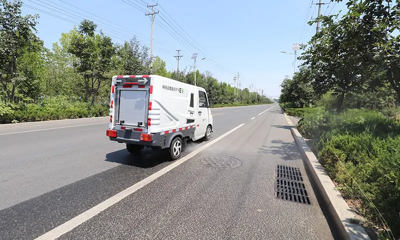 新能源高壓清洗車：城市道路養(yǎng)護的綠色新選擇